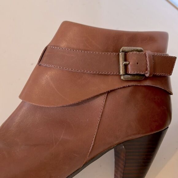 Coach Becky Whiskey Brown Leather Ankle Boots With Buckle Trim Size 6.5 - Picture 6 of 8